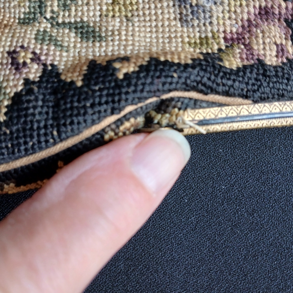 Elegant Vintage Handmade Floral Petite Point Embroidered Wristlet - Picture 8 of 8